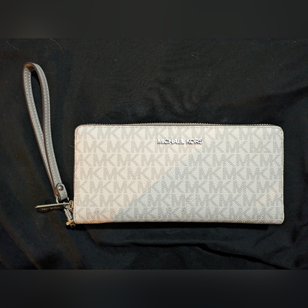 Michael Kors Wallet with Wristlet